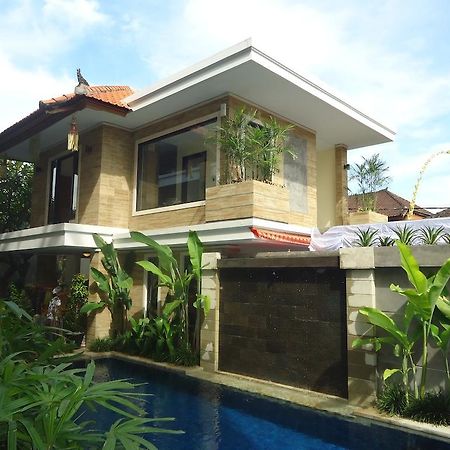 Kondra Premiere Guest House Kuta Kuta Lombok Exteriör bild