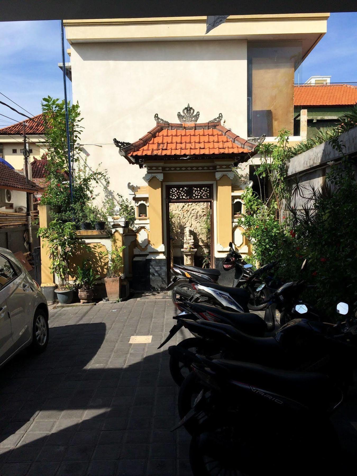 Kondra Premiere Guest House Kuta Kuta Lombok Exteriör bild