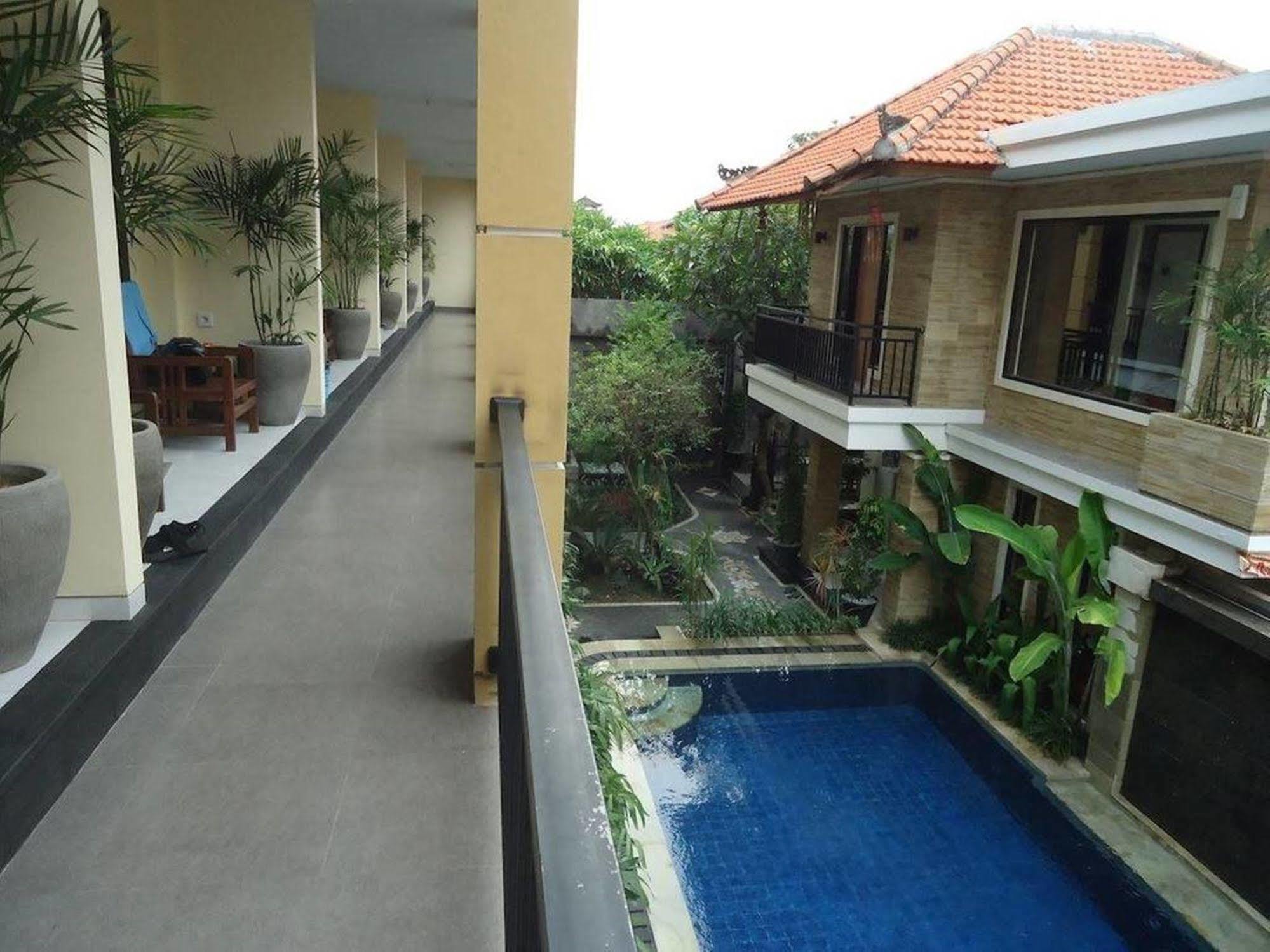 Kondra Premiere Guest House Kuta Kuta Lombok Exteriör bild