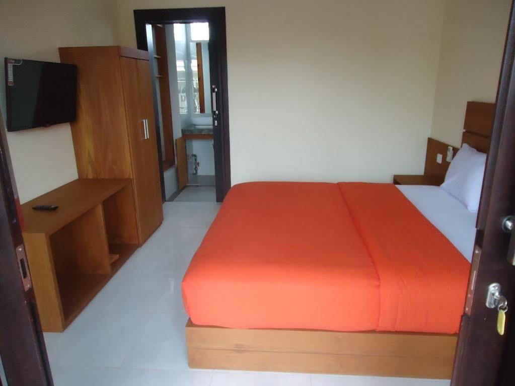 Kondra Premiere Guest House Kuta Kuta Lombok Exteriör bild