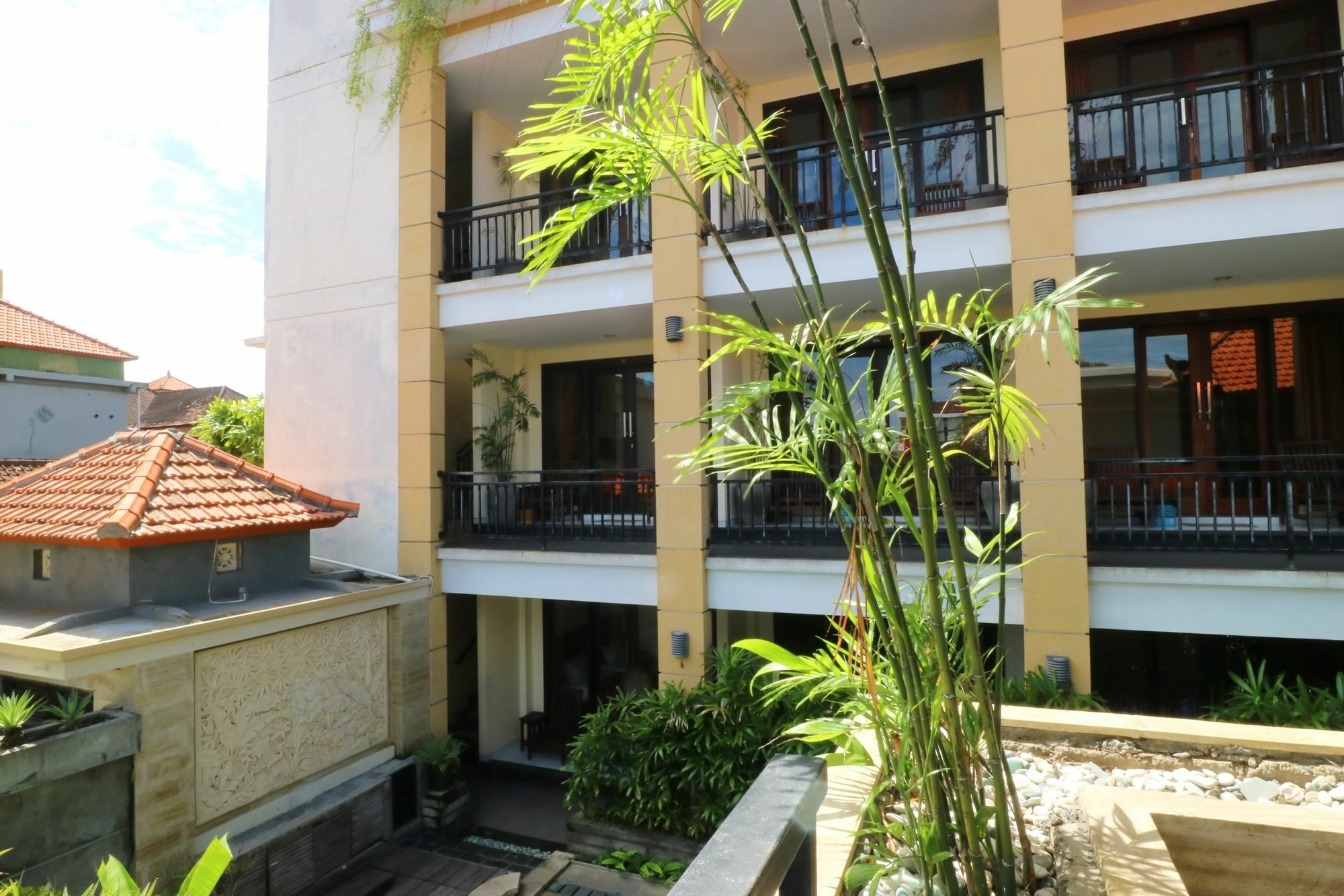 Kondra Premiere Guest House Kuta Kuta Lombok Exteriör bild
