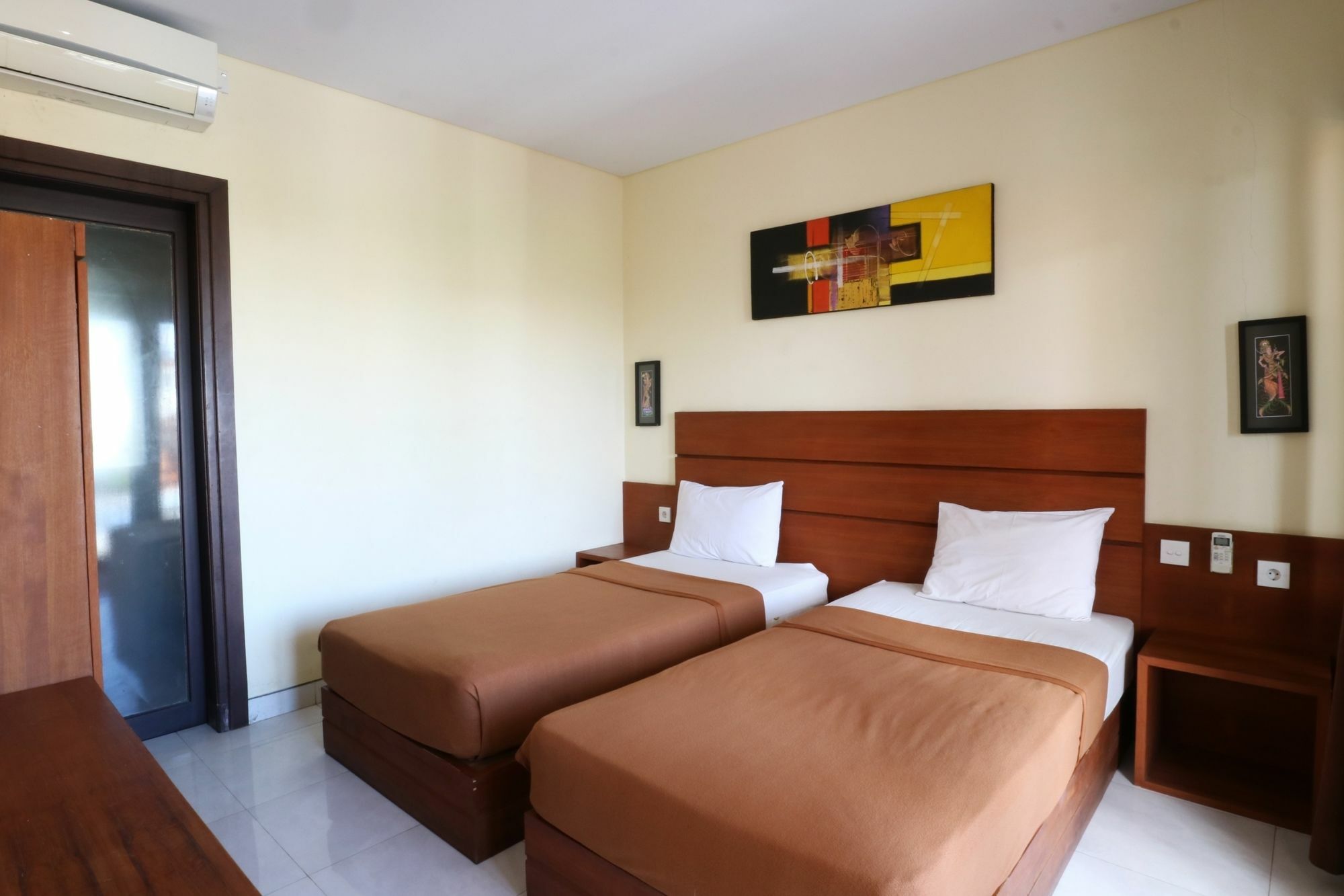 Kondra Premiere Guest House Kuta Kuta Lombok Exteriör bild