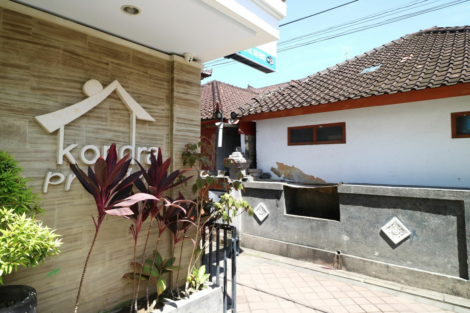 Kondra Premiere Guest House Kuta Kuta Lombok Exteriör bild